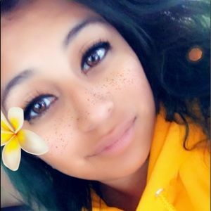 Meet your Posher, Rebecca